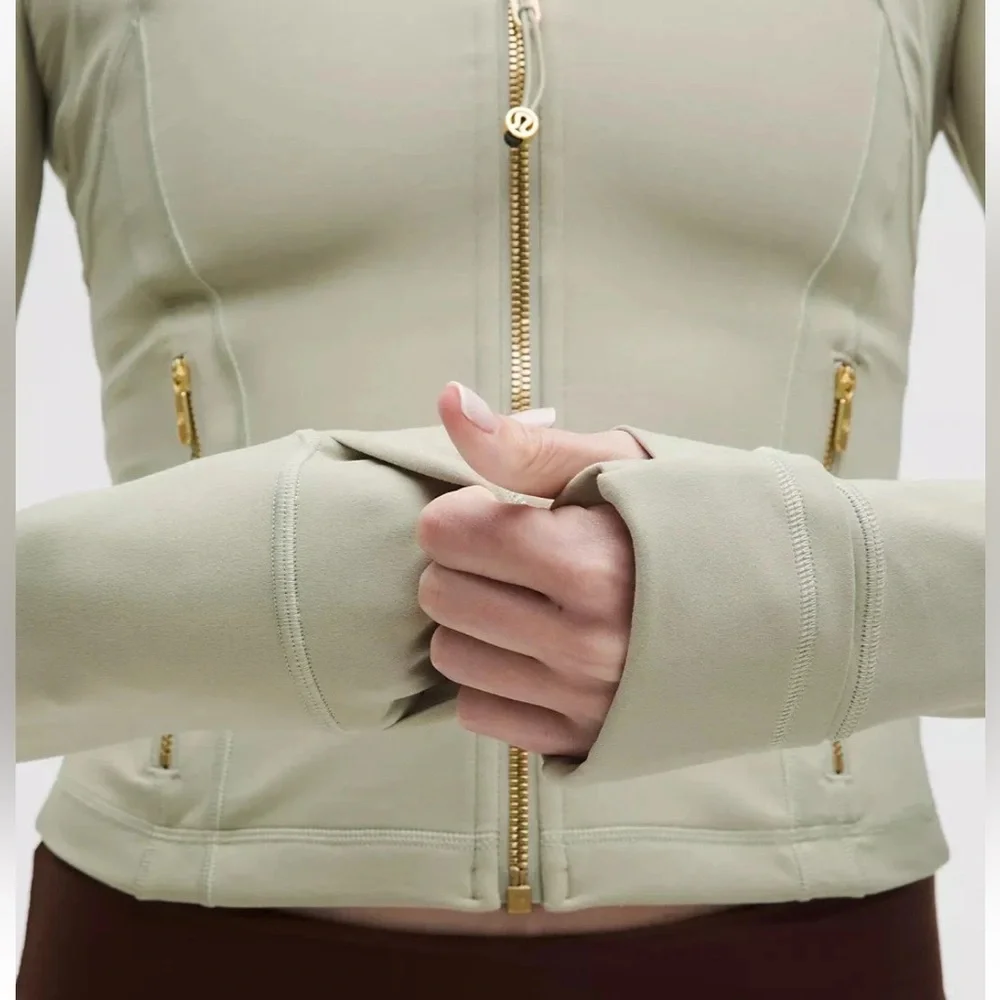 lululemon cropped define jacket in fog green with gold zippers - Picture 7 of 17